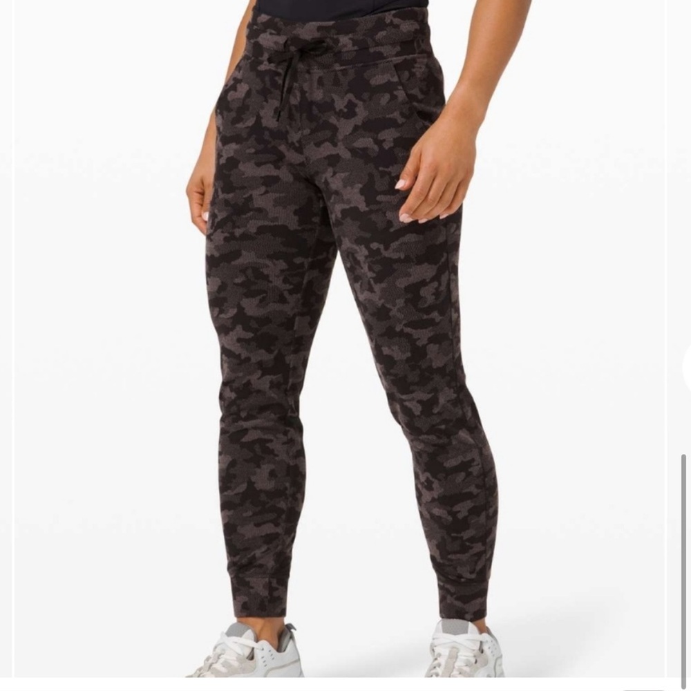 Lululemon ready to rulu hi-rise joggers